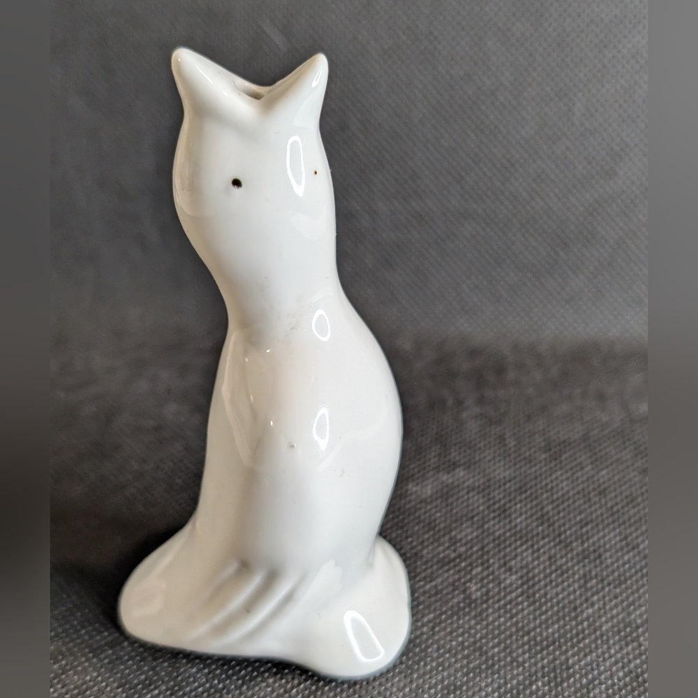 Vintage Pie Bird Ceramic Warbler, White Steam Vent Baking Small